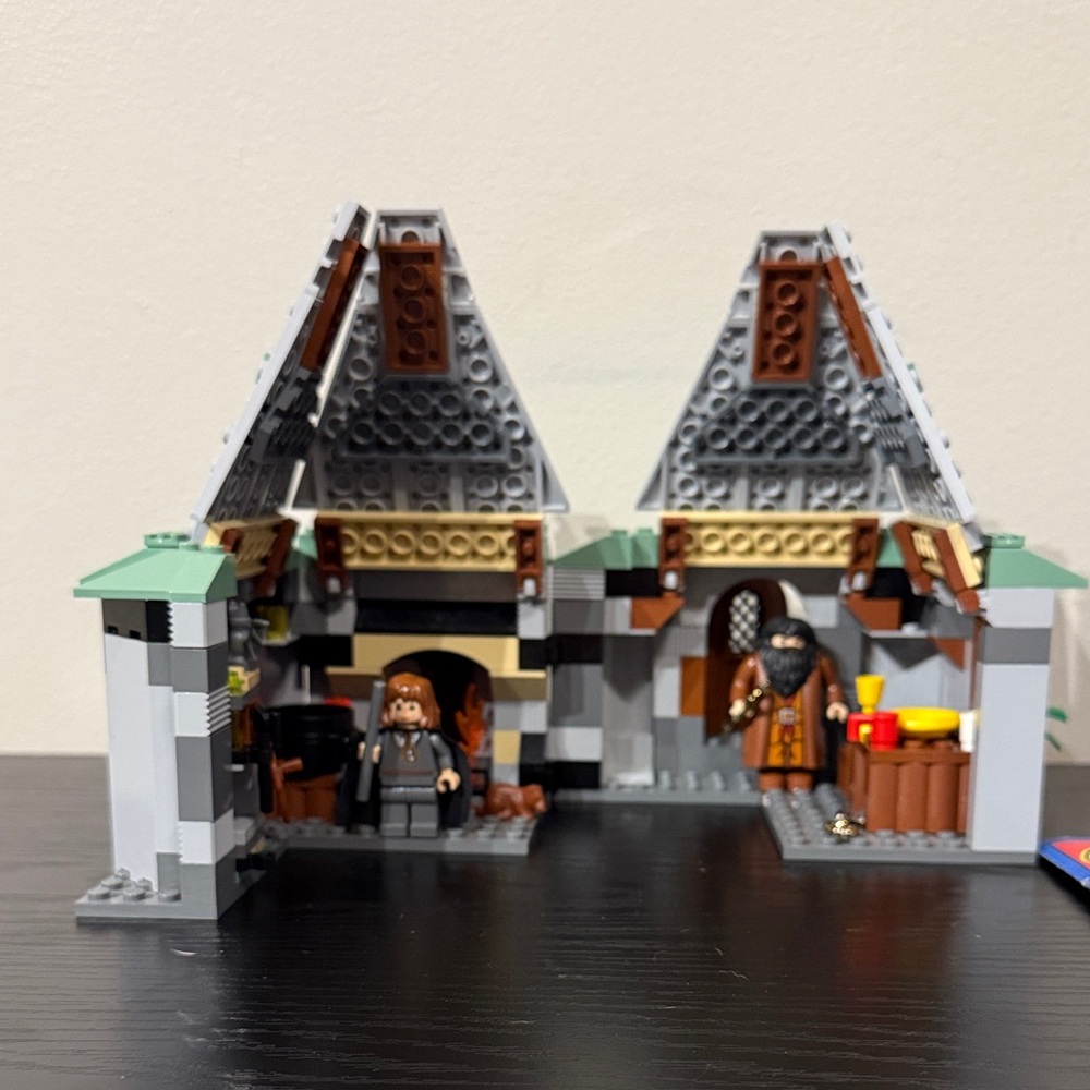 Hagrid’s Hut Harry Potter Lego Set 4754
